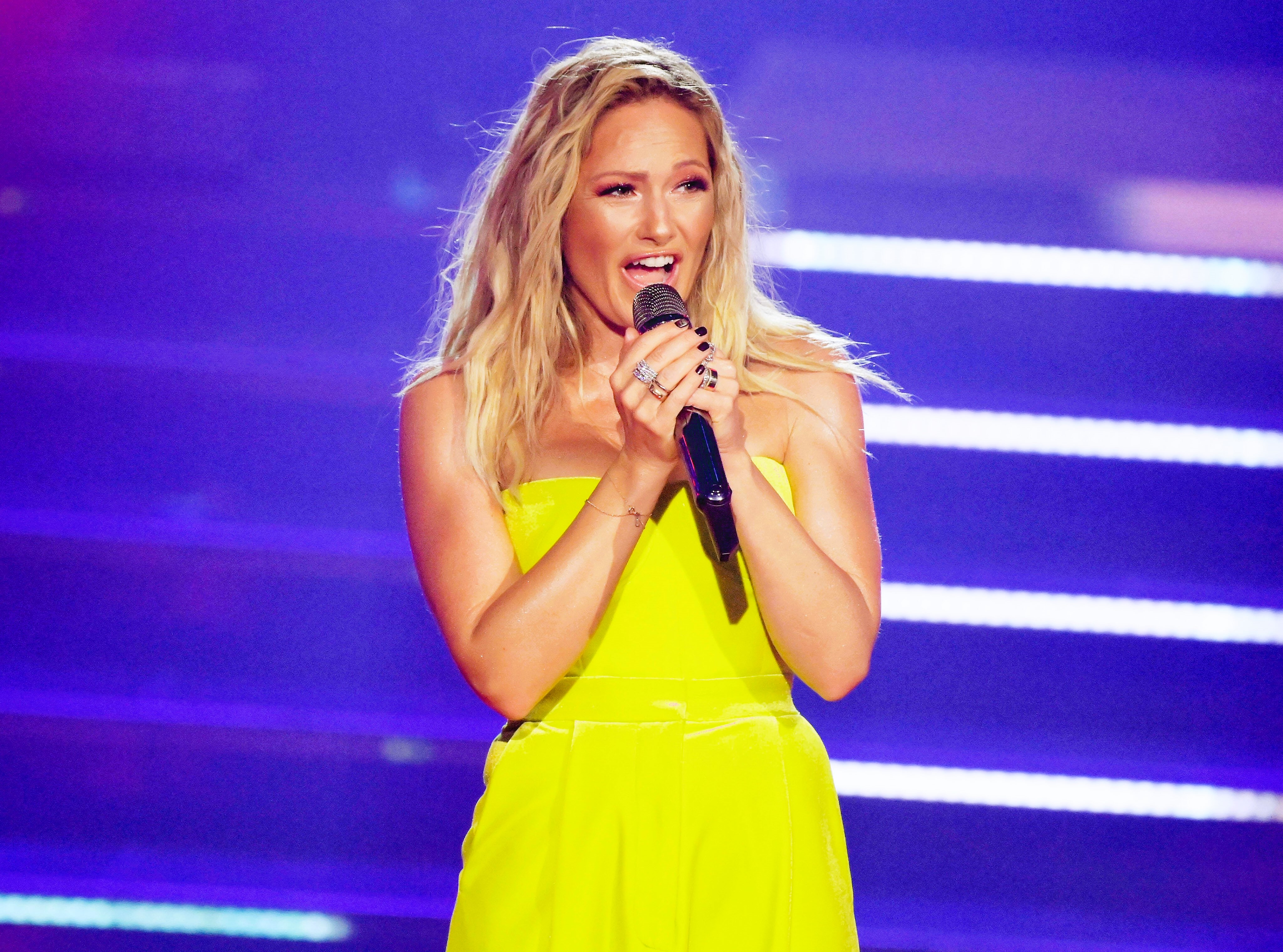 Helene Fischer - Bombenentschärfung während des Konzerts! Aufregung für die Fans