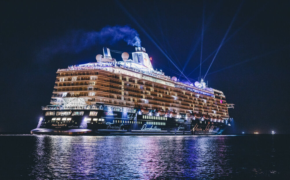 Notfälle auf 2 deutschen Kreuzfahrtschiffen - Erkrankte Passagiere mussten an Land gebracht werden
