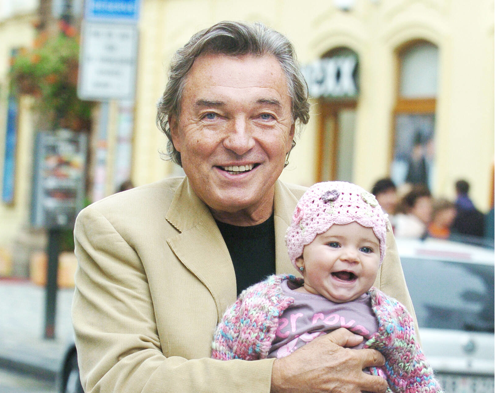 Karel Gotts Tochter überrascht: Blitz-Comeback im roten Traumkleid rührt Fans zu Tränen