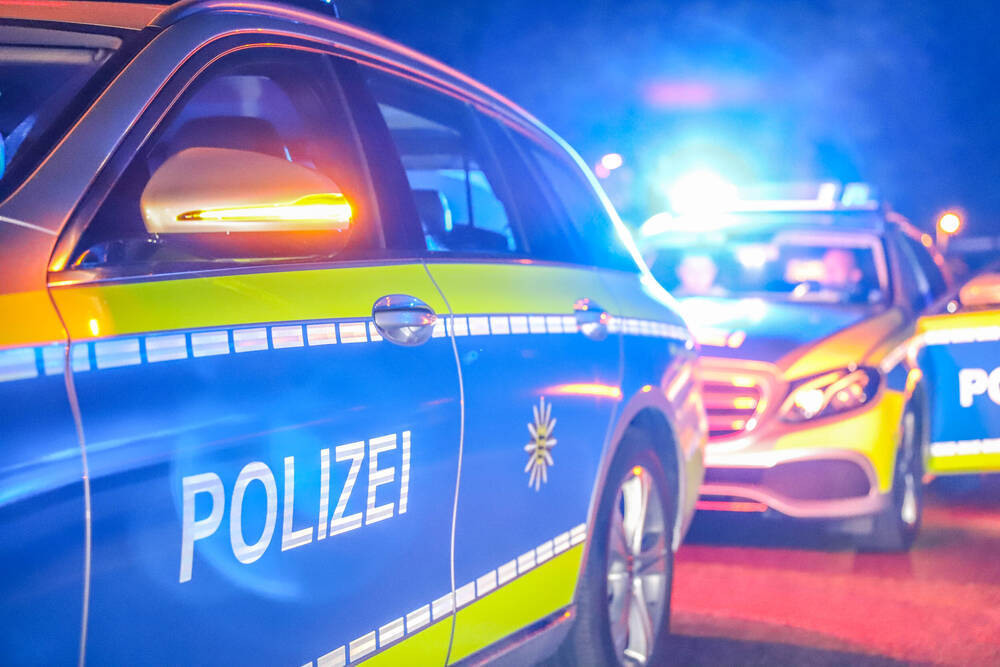 Mann schießt in Rostock um sich! Schwer bewaffnete Polizisten im Einsatz!