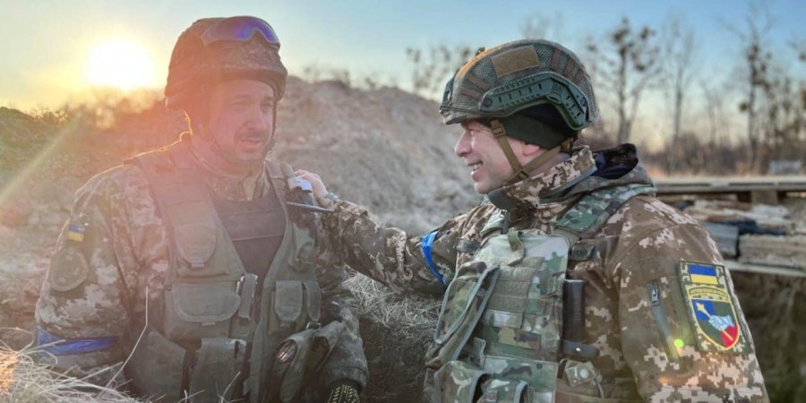 Ukrainische Armee bombadiert russisches Hauptquartier hinter der Front - Gegenoffensive wird von heftigen Artillerieattacken begleitet