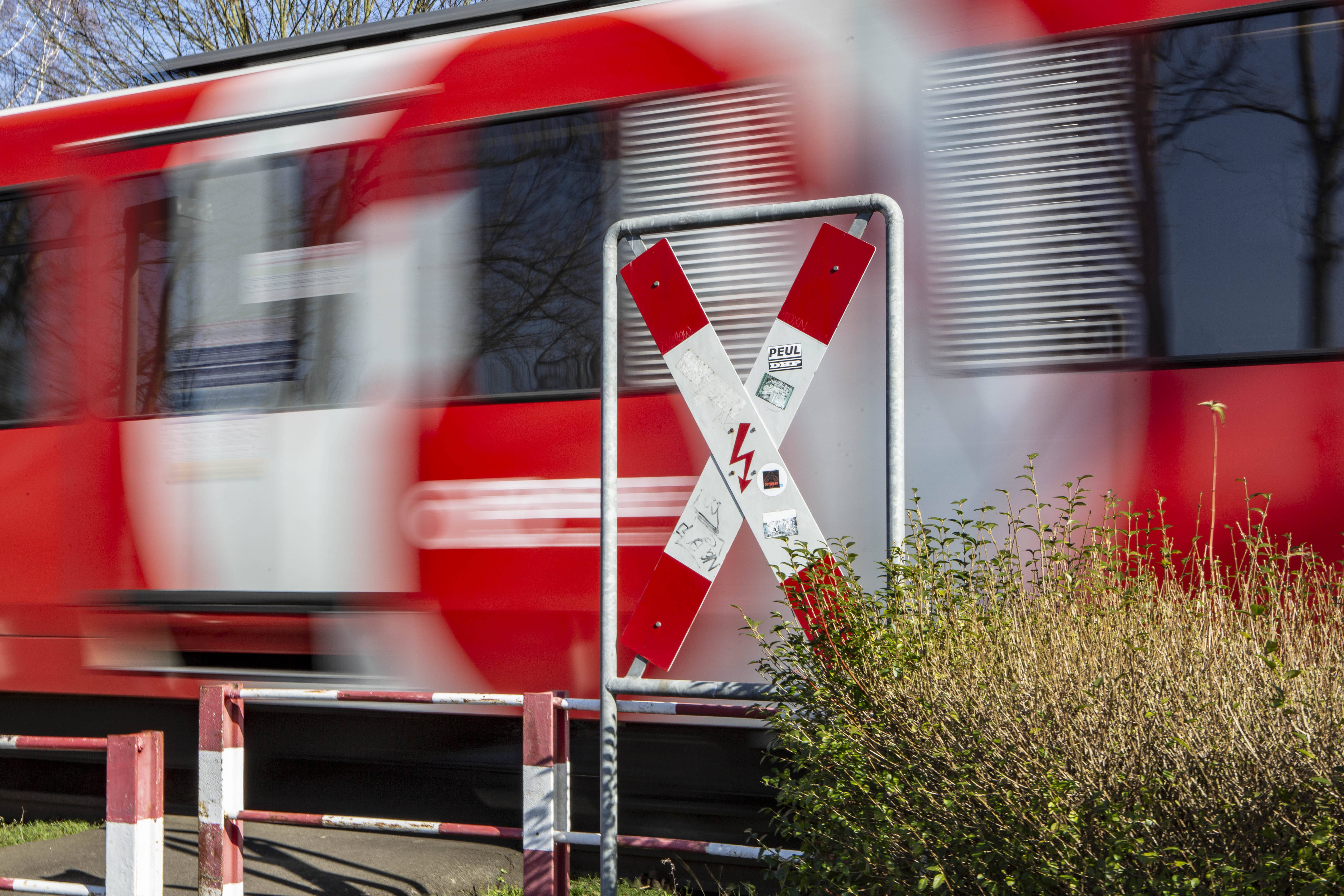 EILMELDUNG: Brandanschlag auf die Bahn! Wichtige Strecken gesperrt - auch Nahverkehr betroffen!