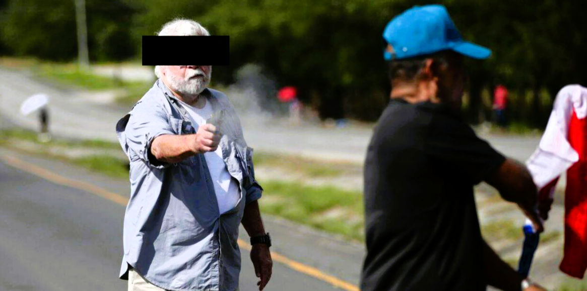 Professor erschießt zwei Klima-Aktivisten weil er wegen ihnen im Stau festhing - Mord auf offener Straße!